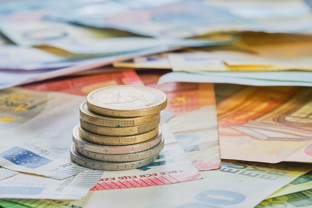 Dinero: Mucho más que papel y monedas