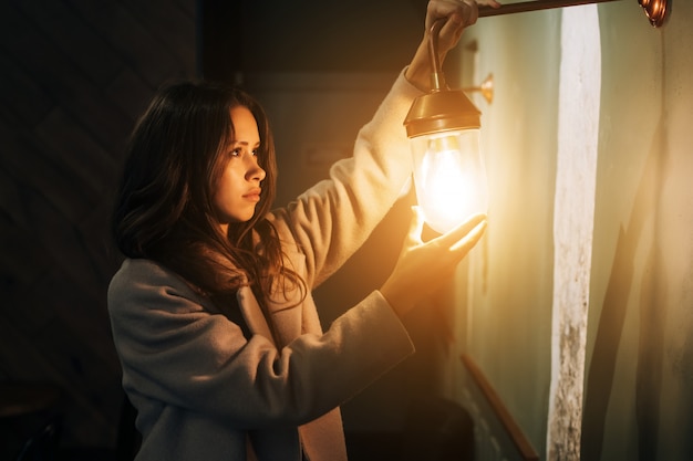 El corte de luz en diferentes culturas y cómo influye en su percepción.