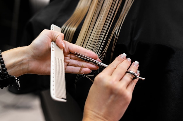 El corte de pelo: más que un cambio de imagen, un símbolo de transformación personal