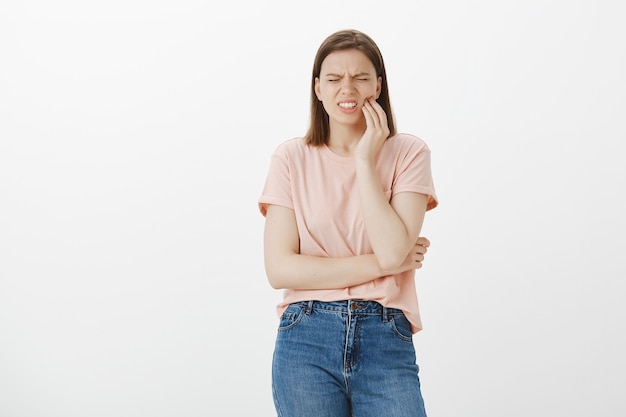 El dolor de dientes como símbolo de angustia y malestar.