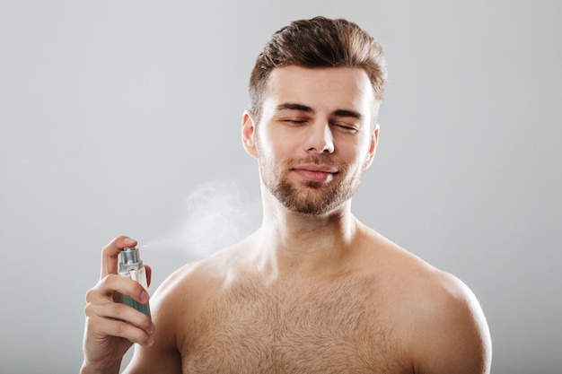El olor a perfume de hombre: un símbolo de masculinidad y seducción