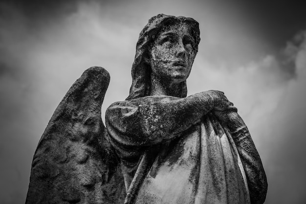 El significado del símbolo del ángel 1818