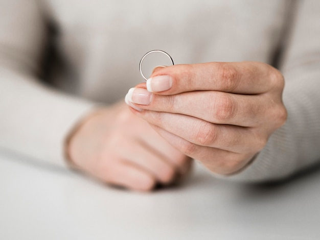 El simbolismo cultural y religioso de perder un anillo