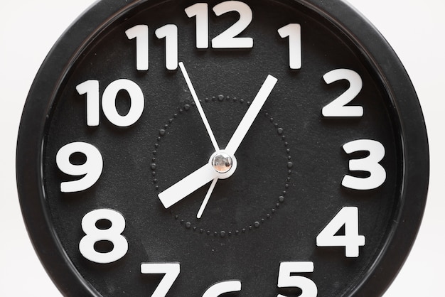 La hora 12:12 y su simbolismo en diferentes culturas, etnias y religiones