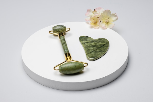 La planta de jade en diferentes culturas: explora cómo esta planta es interpretada en distintas culturas, etnias y religiones alrededor del mundo.