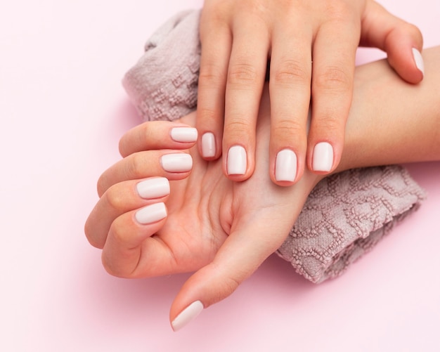 Las uñas de manos: un símbolo de cuidado personal y estatus social