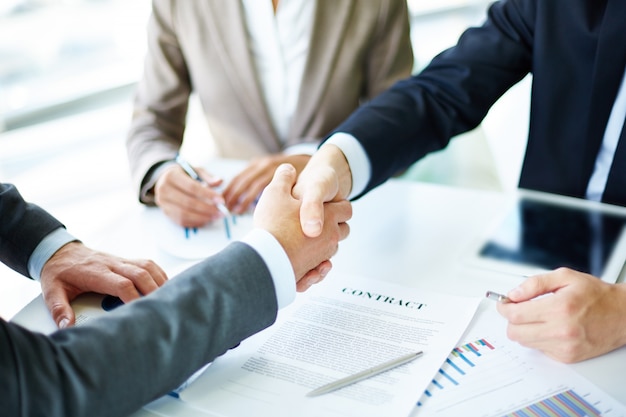 Qué significa soñar con contrato
