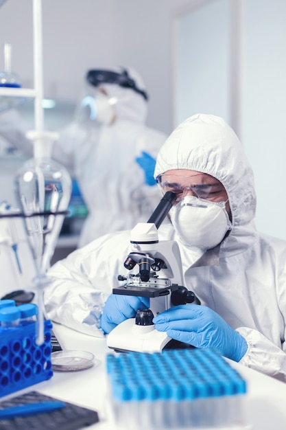 Qué significa soñar con microscopio