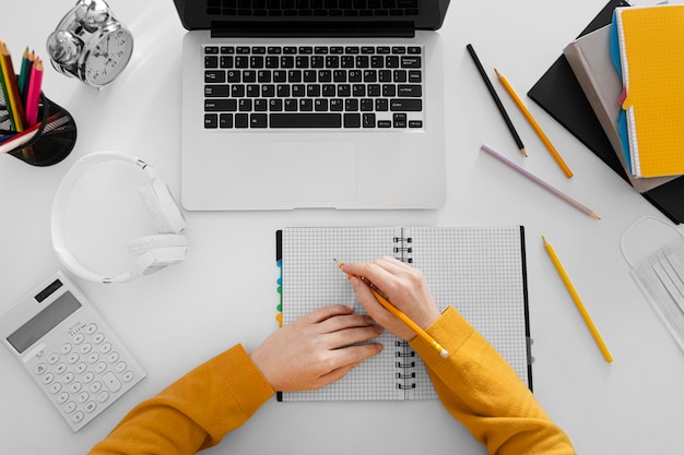 Significado de soñar con academia