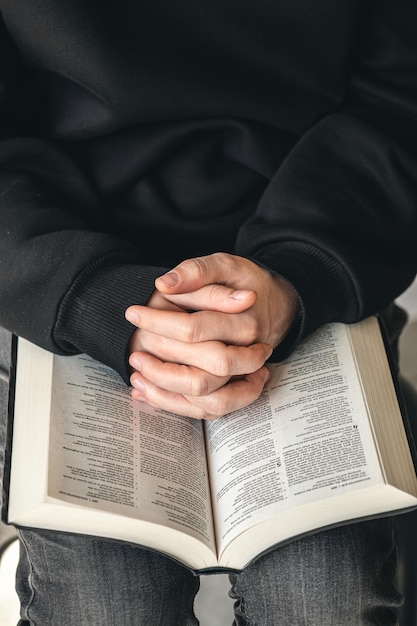 Significado de soñar con biblia