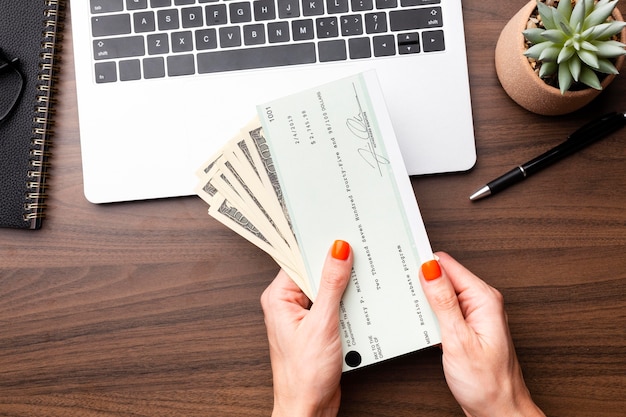Significado de soñar con cheque